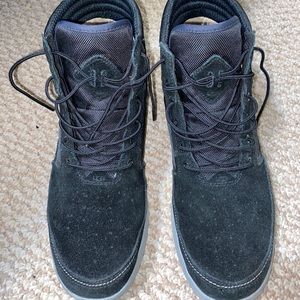 UGGS MENS BOOTS